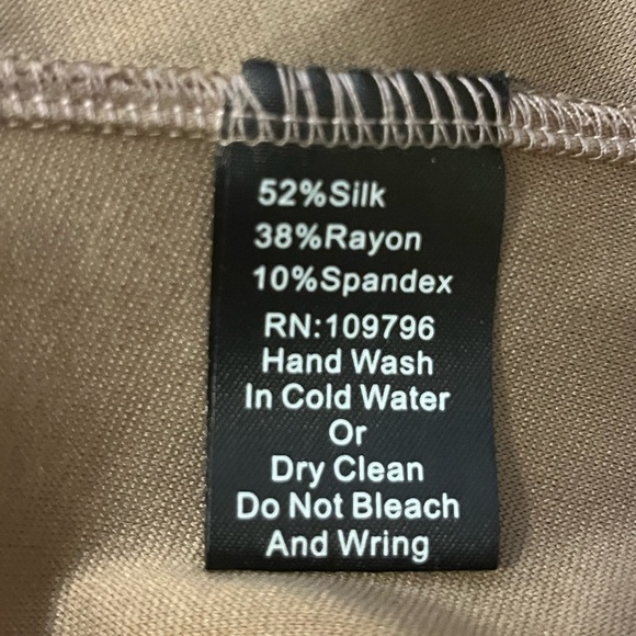 Pretty Angel Elegant Brown Silk Lace Top with White Feather Accents, size L - Picture 8 of 9